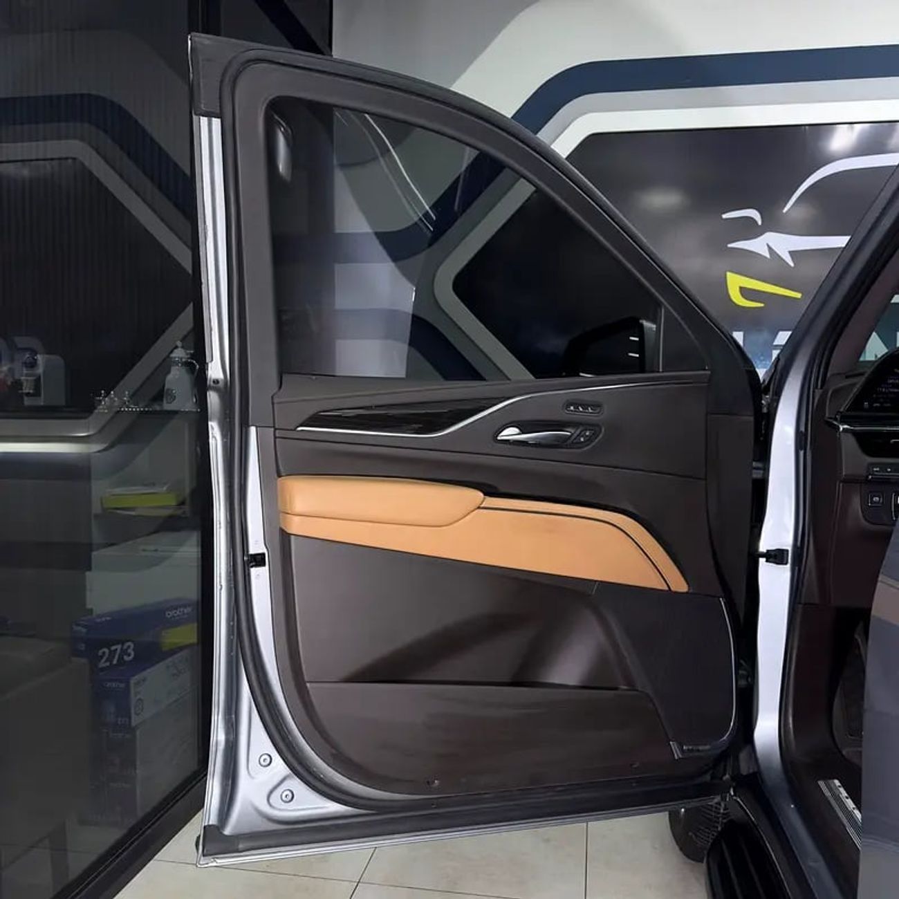 كاديلاك إسكالاد ESV Premium Luxury 6.2L