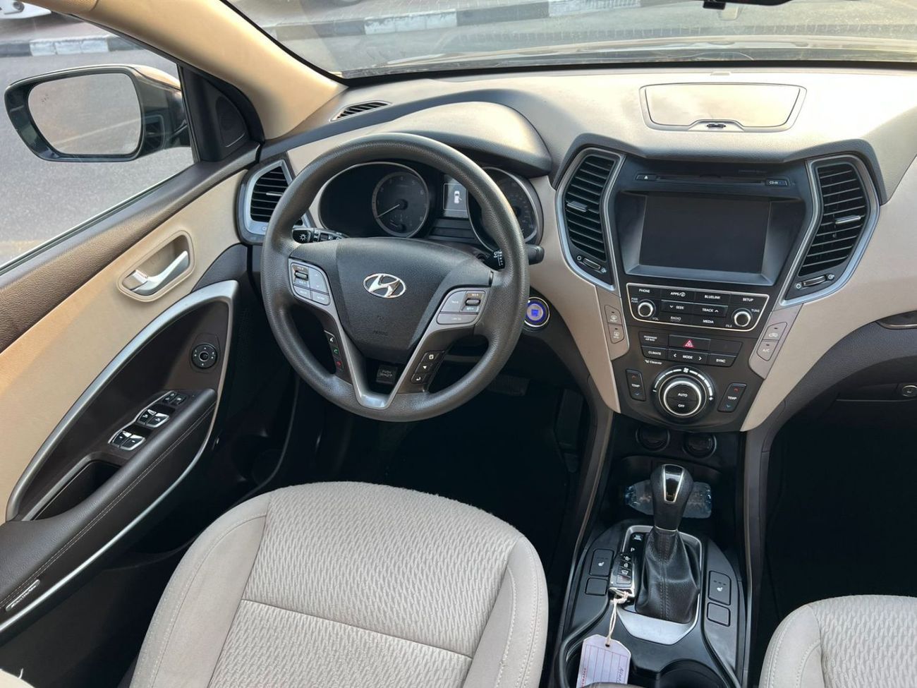 Hyundai Santa Fe 2018 Hyundai Santa Fe Sport 2.4L - V4 - REAR CAM - BIG SCREEN- PUSH START -