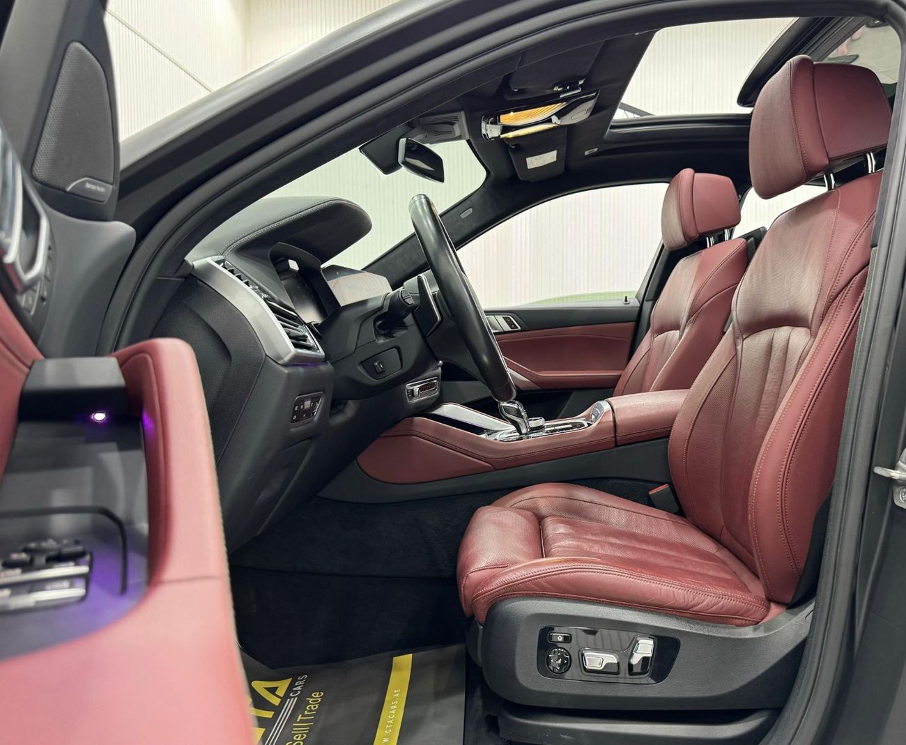 بي أم دبليو X6 M50i 4.4L 2022 BMW X6 M50i, Aug 2026 AGMC Warranty + Service Package, AGMC Full Service History, GCC