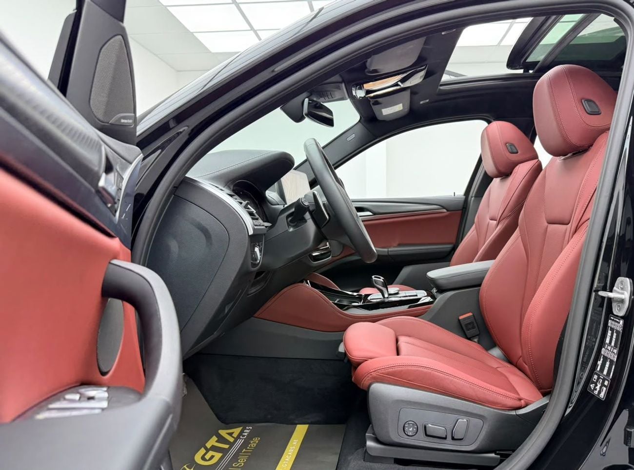 BMW X4 XDRIVE30I M SPORT PREMIUM 2025 BMW X4 xDrive30i M-Sport, 2031 BMW Warranty, 2029 BMW Service Pack, Fully Loaded, GCC
