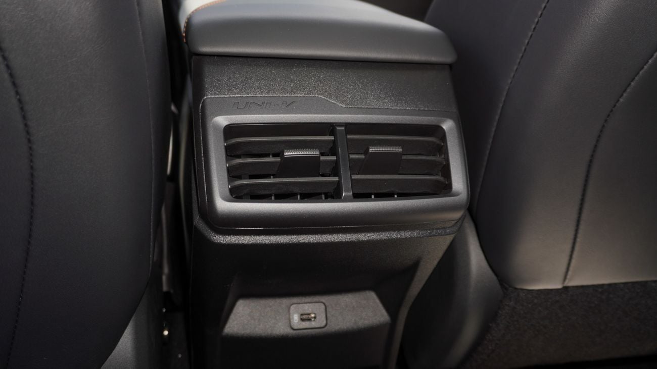 تشنجان Uni V Brand New Uni-V IDD Smart Cool 2024 1.5L Hybrid 2WD |White/Black |N-UNI-V-1.5-24 |FOR EXPORT