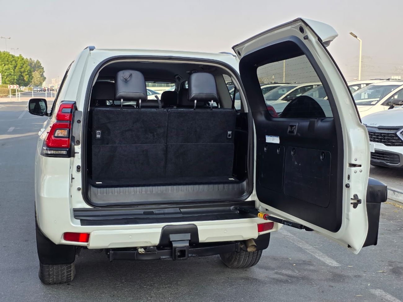 Toyota Prado diesel 2.8 liter automatic gear with back camera leather power seats