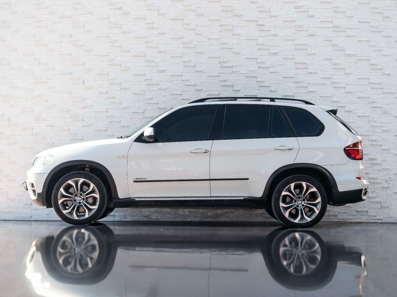 BMW X5 50i Luxury 4.4L (5 Seater)