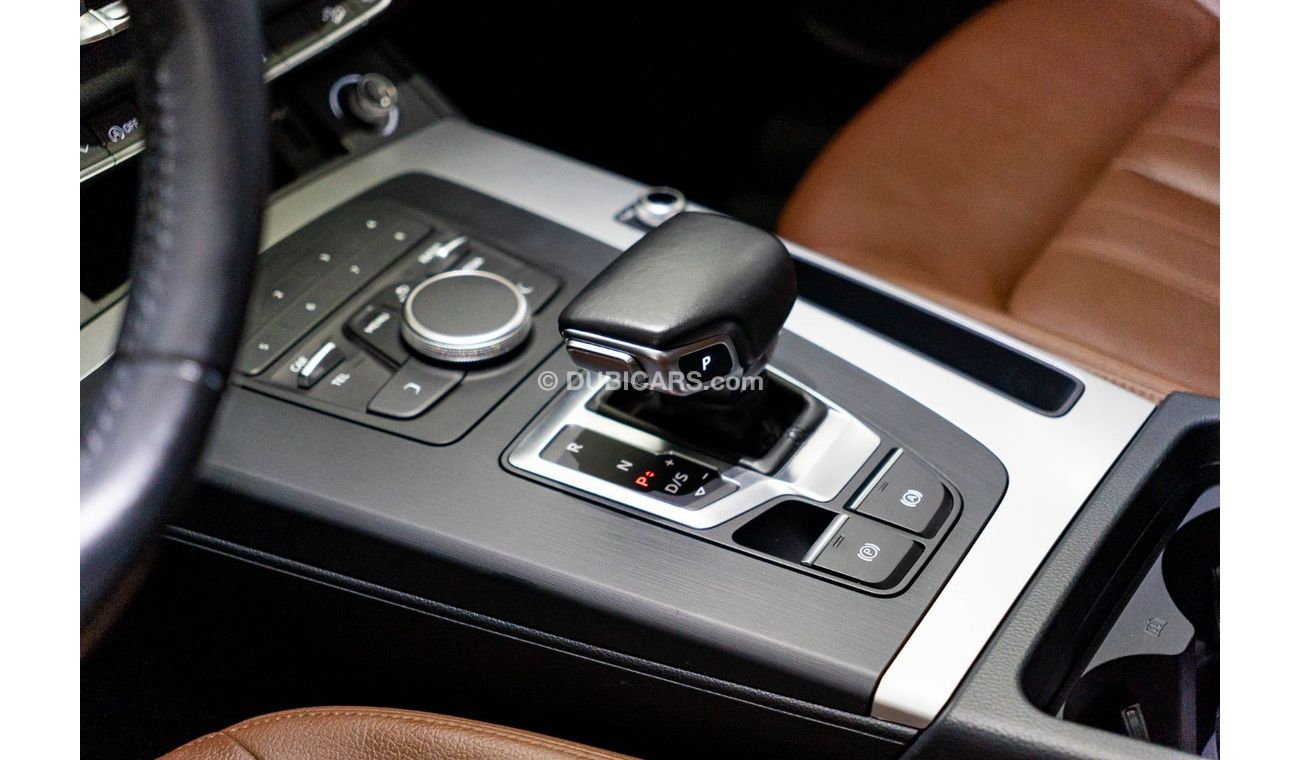 Audi Q5 45 TFSI Quattro 2019 Audi Q5 / Full Audi Service History