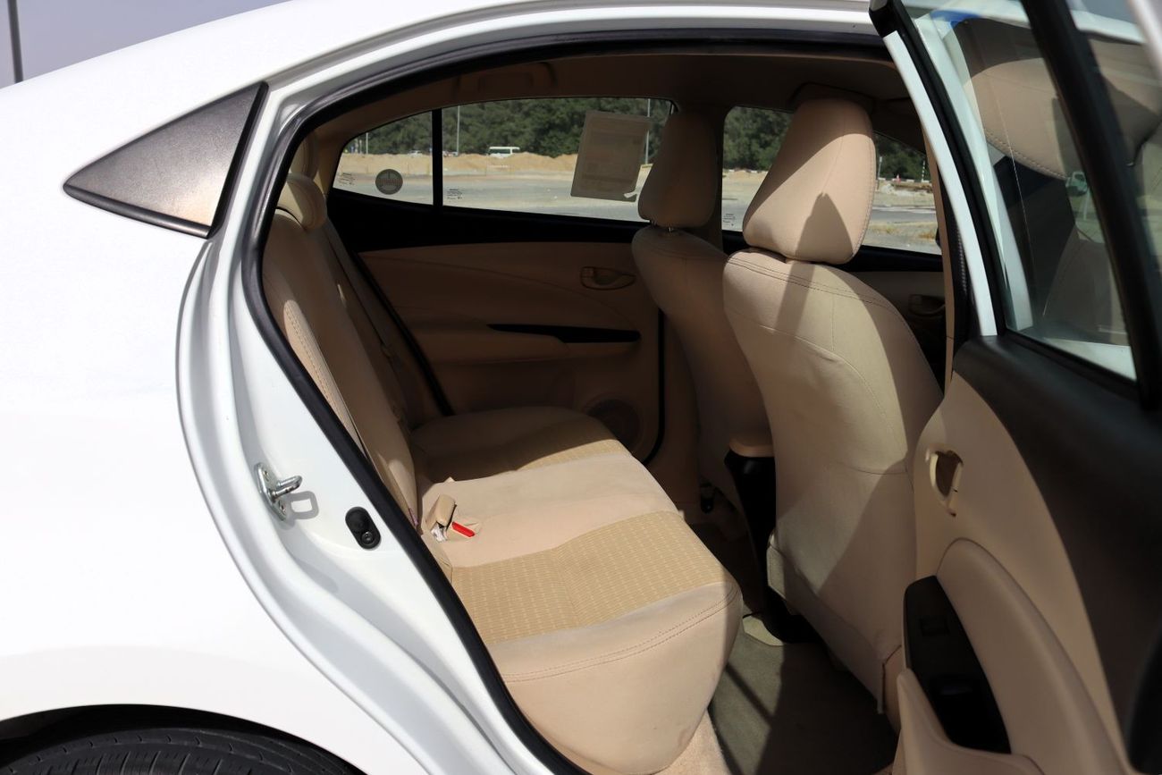 Toyota Yaris GCC ACCIDENTS FREE- ORIGINAL PAINT - SEDAN  - 1.5 CC