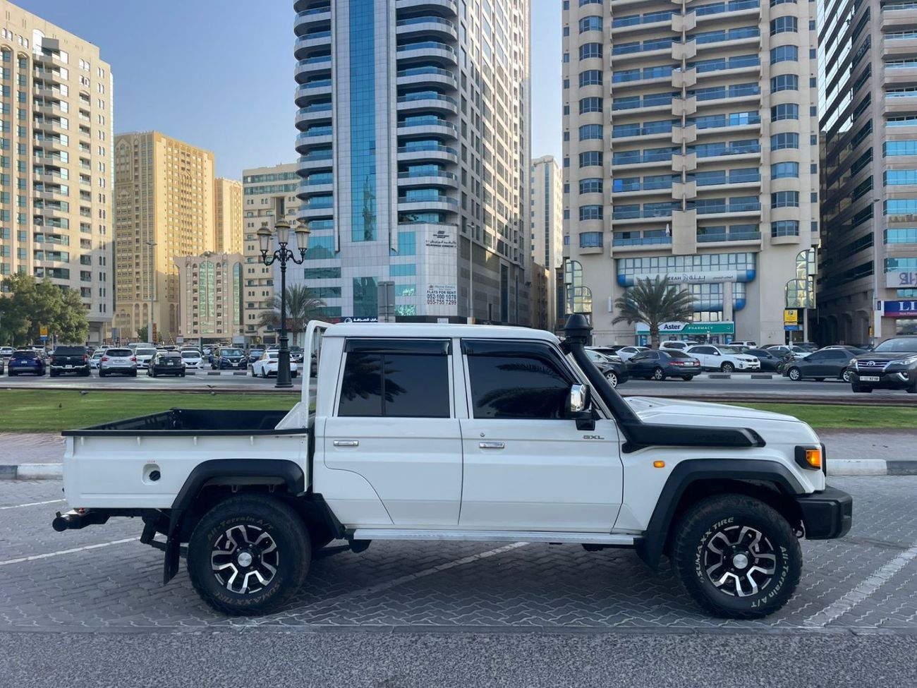 تويوتا لاند كروزر Toyota landcruise pickup Double cab 2018Model gxl 4.5 Diesel engine Colour White Transmission Manual