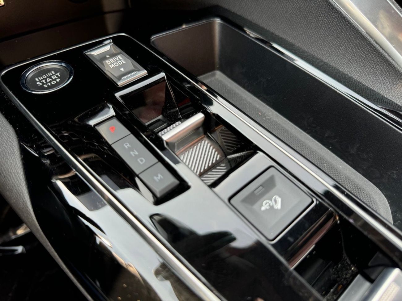 Peugeot 3008 PEUGEOT 3008 GT - 1.6T - (2025 MODEL) GCC specs