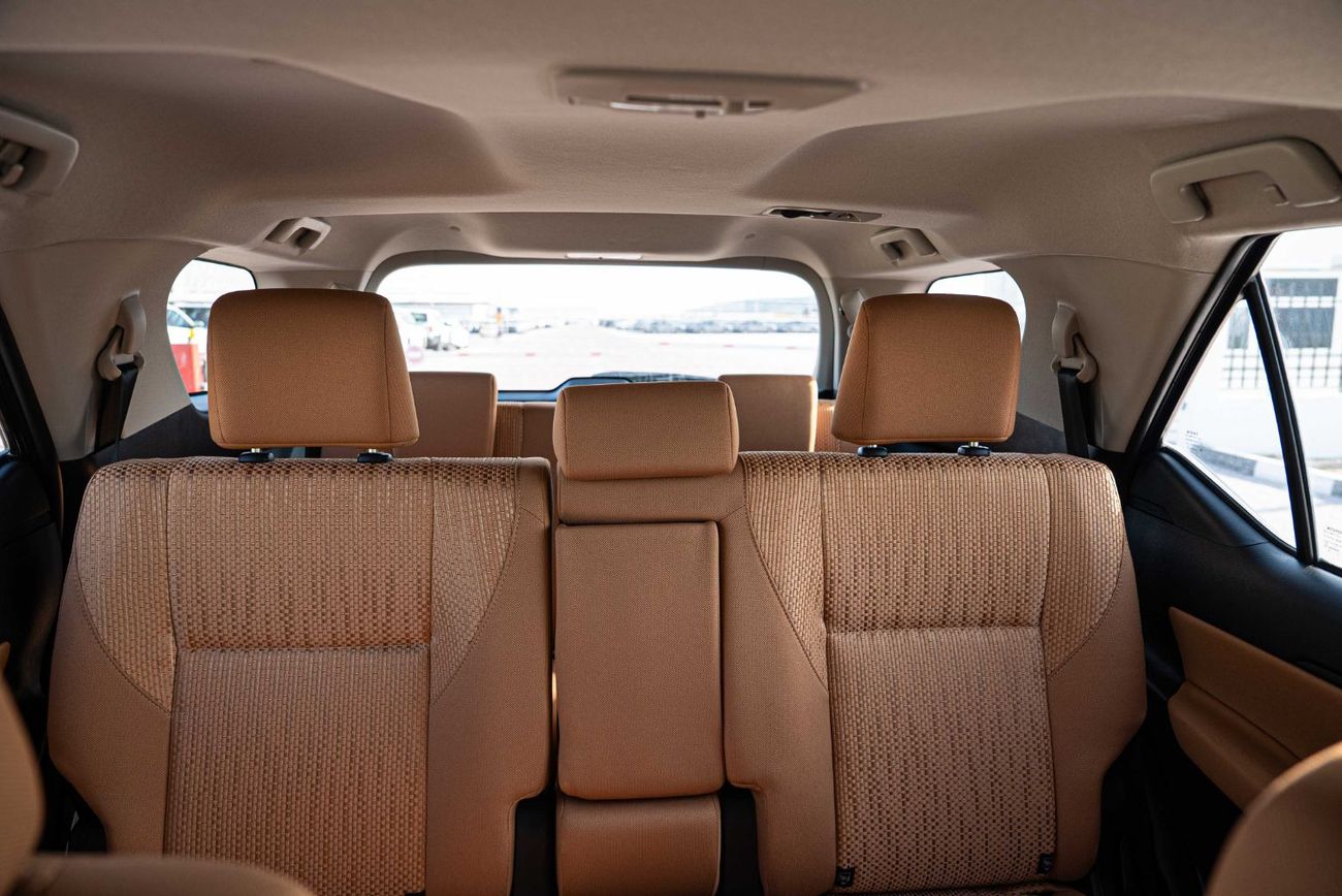 تويوتا فورتونر 2025 Toyota Fortuner 2.7 - Grey Mettalic Inside Chamois | Export Only