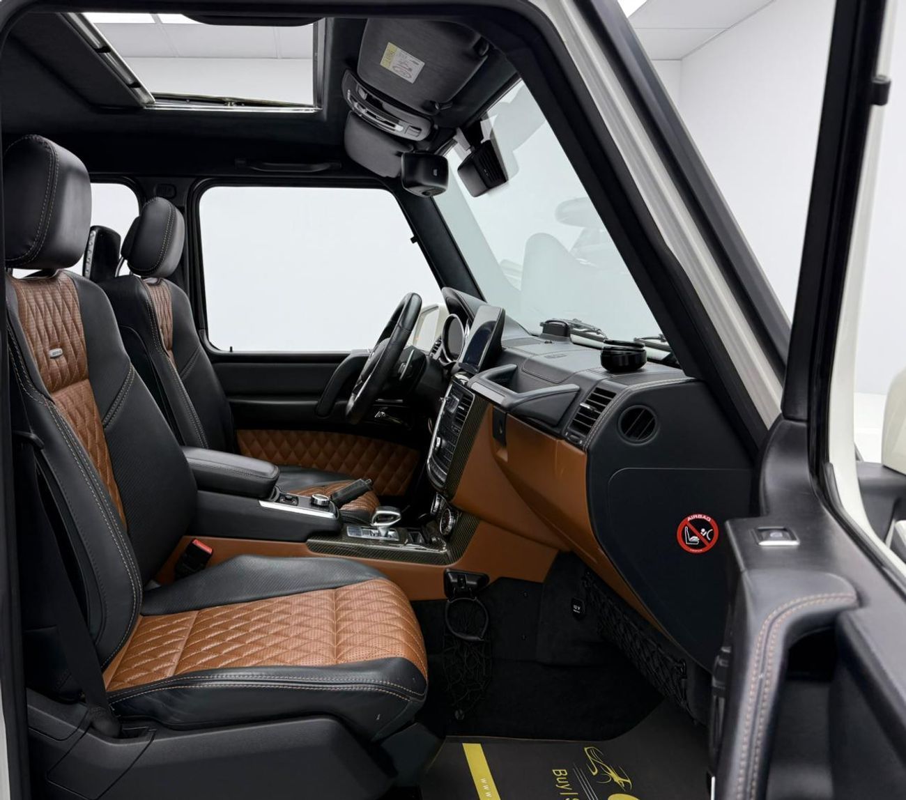 Mercedes-Benz G 63 AMG Std 5.5L 2017 Mercedes Benz G63 AMG, Full Service History, Carbon Fiber Interior, Excellent Conditio