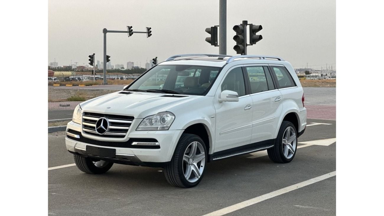 Mercedes-Benz GL 450 MODEL 2012 GCC CAR PERFECT CONDITION FULL OPTION PANORAMIC ROOF LEATHER SEATS ONE OWNER