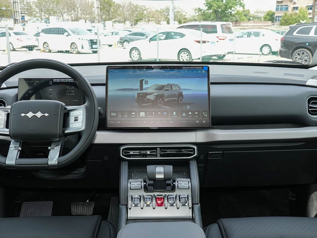 بي واي دي Leopard 3 TITANIUM Featuring the letter "T", a top speed of 501 km/h, and a four-wheel drive super-powerful ve