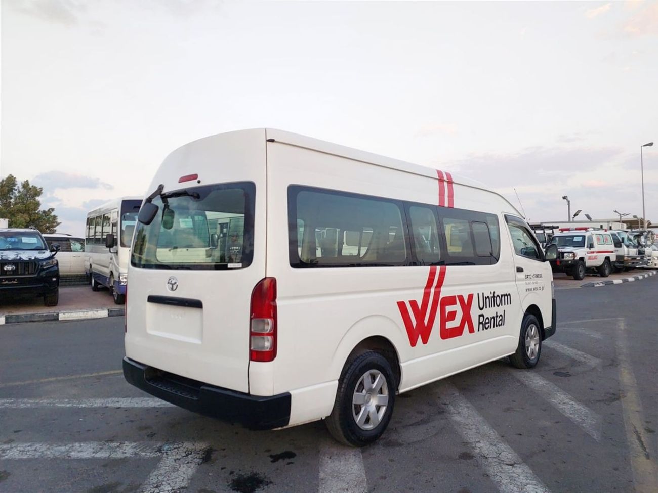 تويوتا هاياس TOYOTA HIACE VAN RHD 2015 MODEL 3.0 L DIESEL AUTOMATIC(PM16208)