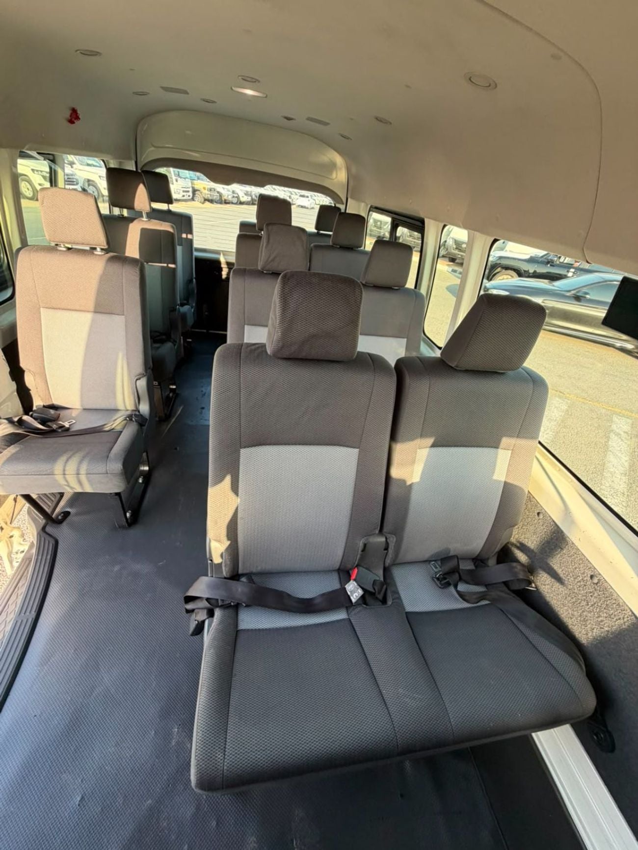تويوتا هاياس 2020 Toyota Hiace 3.5L V6 GCC- Passenger - Patrol - Manual - 13 Seater - No Accident