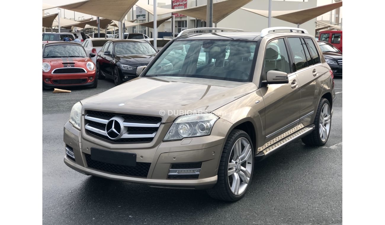 مرسيدس بنز GLK 300 موديل 2010 خليجي فل مواصفات كراسي جلد ومثبت سرعه وتحكم كهربي كامل ونظام صوت ممتاز وكاميرا خلفيه