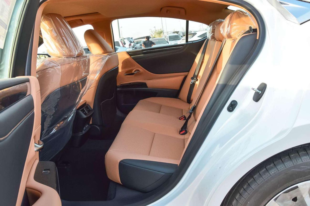 لكزس ES 350 LEXUS ES350 3.5L FWD PETROL SEDAN 2025