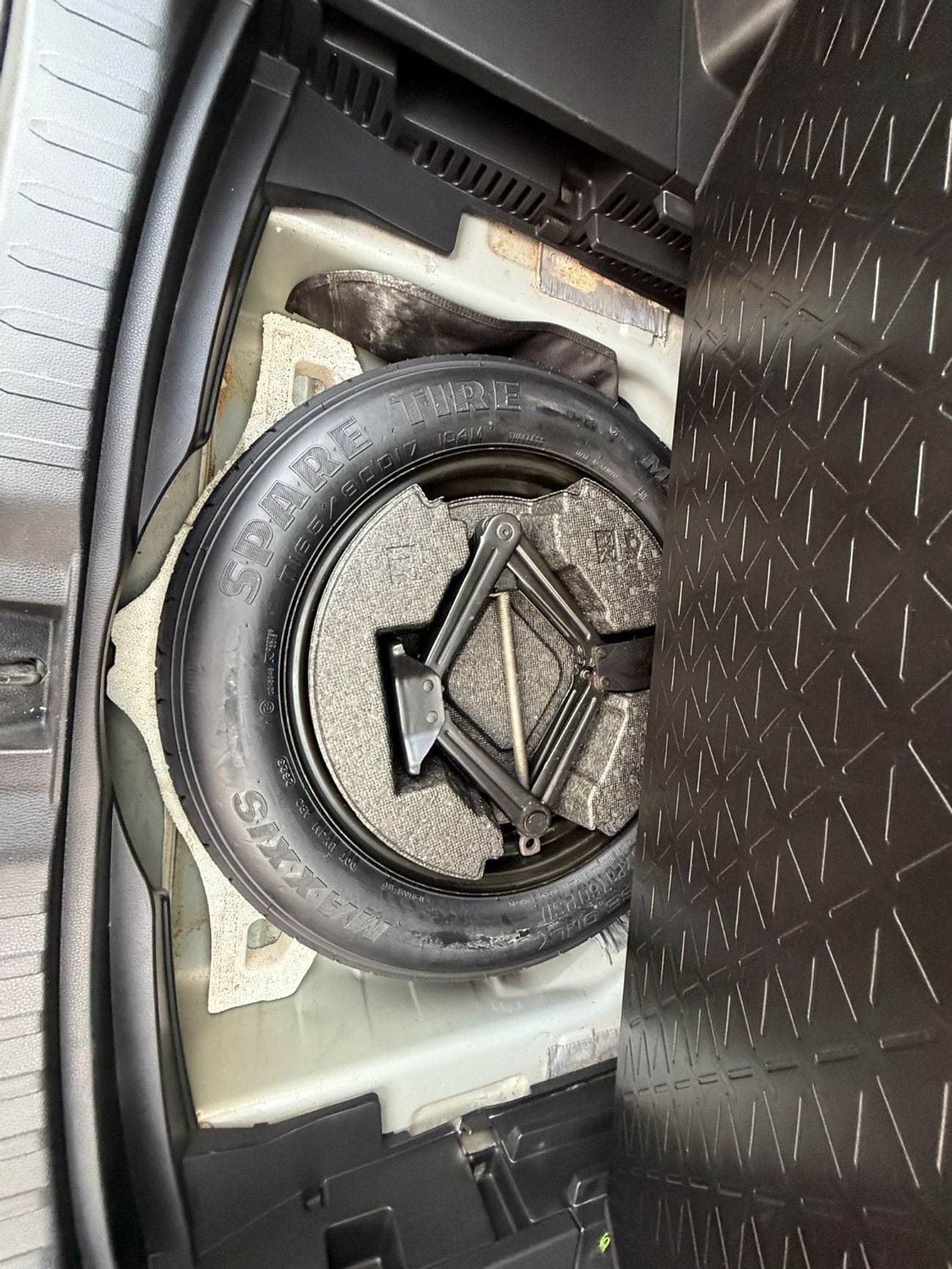 تويوتا راف ٤ XLE 2022 MOONROOF KEYLESS AWD FULL OPTION USA SPEC