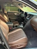 Infiniti QX70 LUXURY