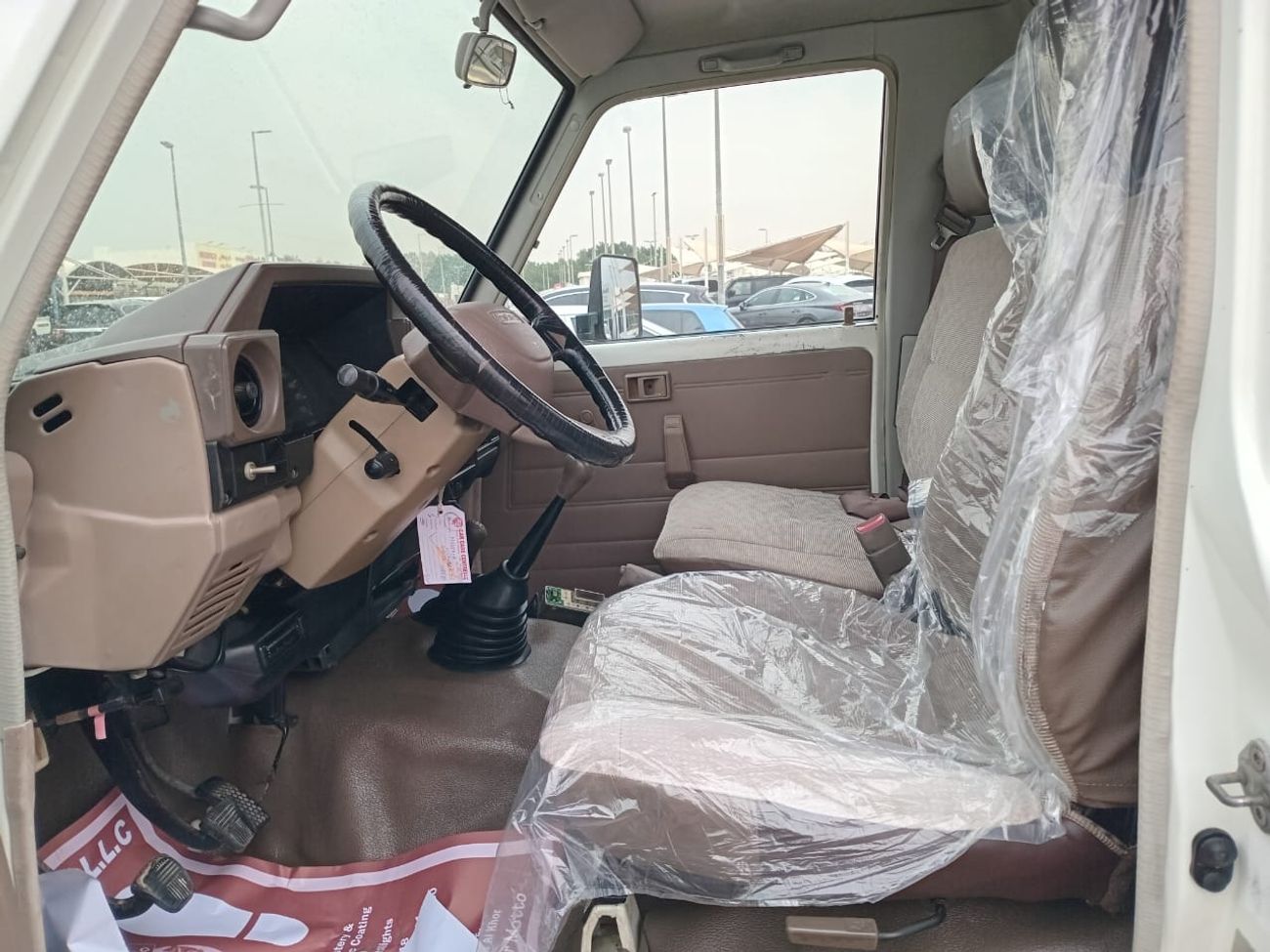 تويوتا لاند كروزر بيك آب SC 4.0L PETROL MANUAL TRANSMISSION