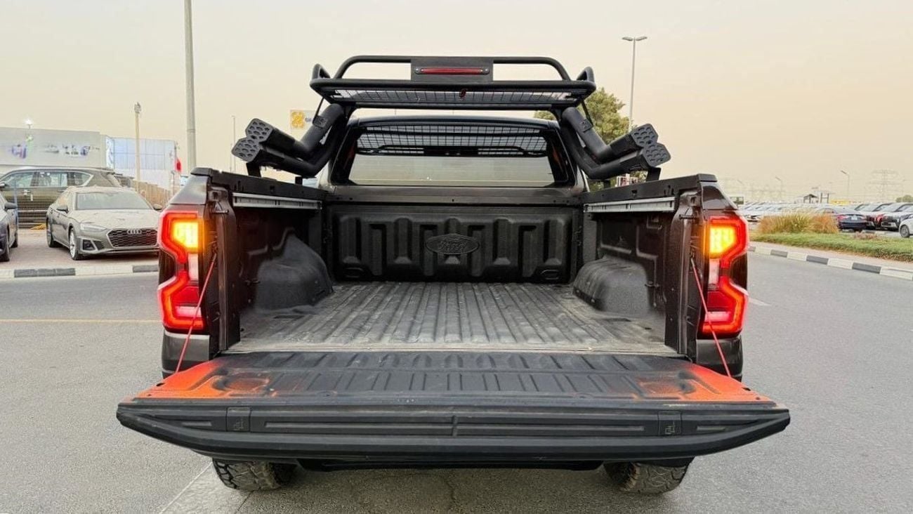 فورد رانجر RAPTOR BODY KIT INSTALLED | SMART CAB | 3.2L DIESEL | AUTOMATIC TRANSMISSION | LEATHER SEATS |