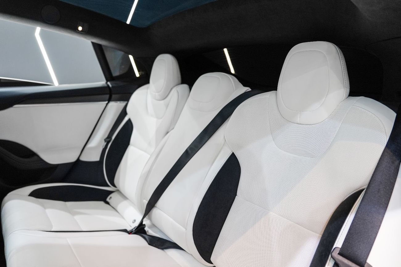 تسلا Model S Plaid (AWD) Carbon Fiber Interior | 1,020 HP | Dealer Warranty!!