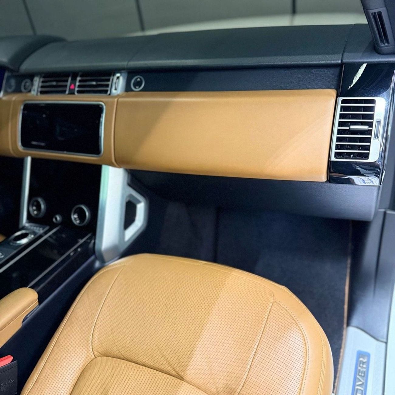 Land Rover Range Rover VOGUE SE Land Rover Range Rover 2020 GCC specs