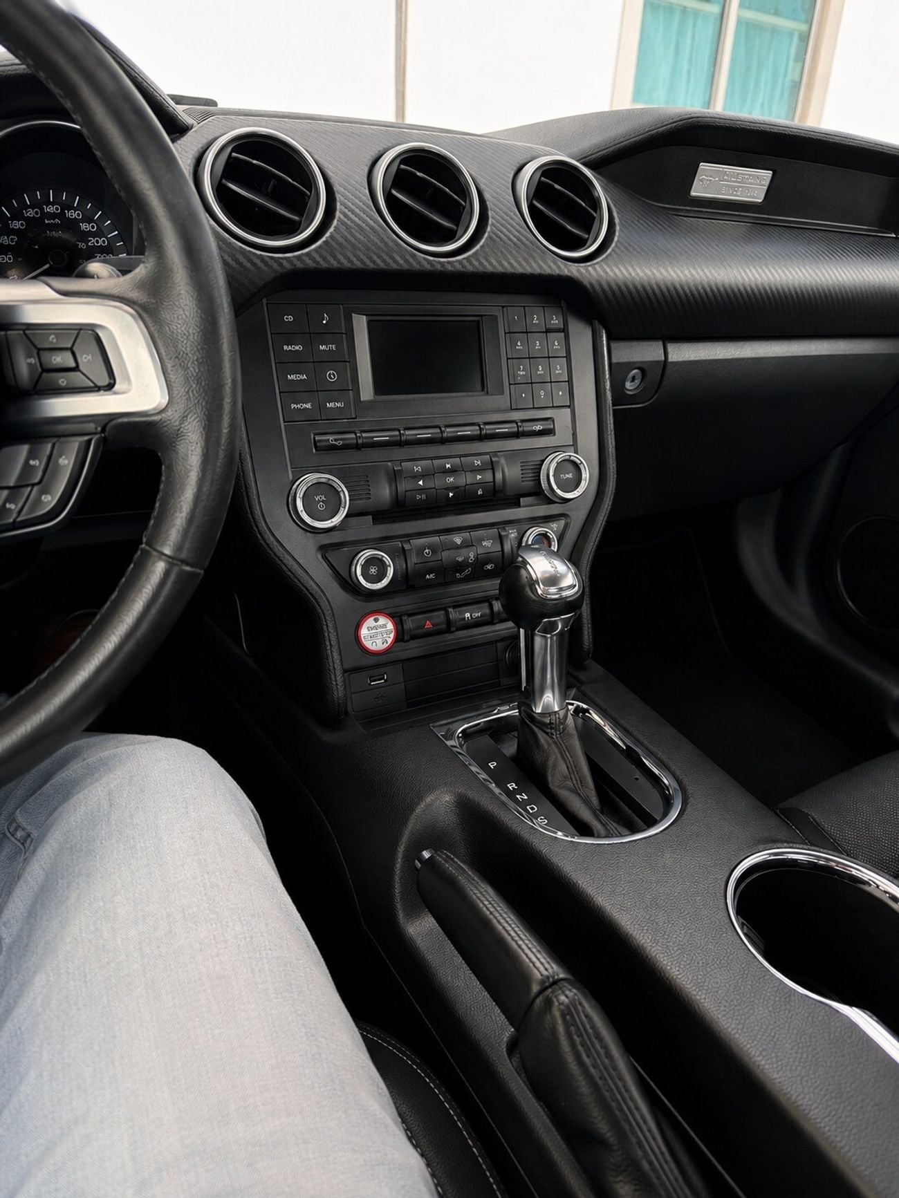 Ford Mustang STD