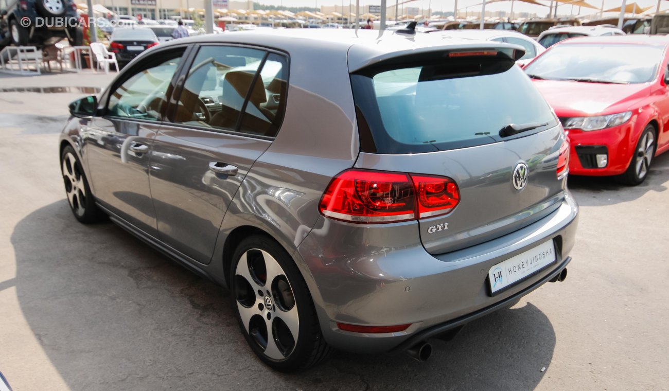 Volkswagen Golf GTI