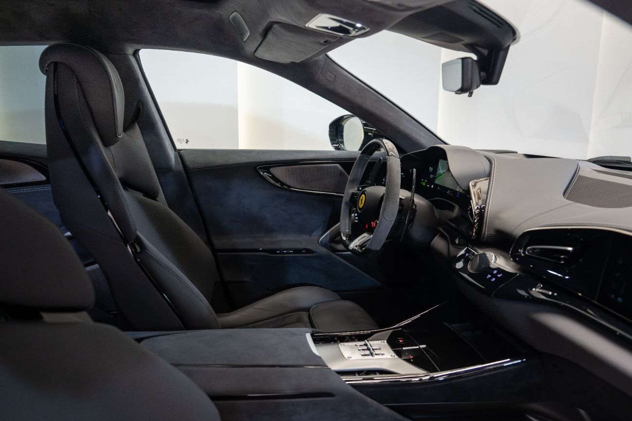 فيراري بوروسانجوي - 2025 | BRAND NEW | 7 YRS SERVICE CONTRACT | 0 KM | EUROPEAN SPECS | V12 LUXURY SUV