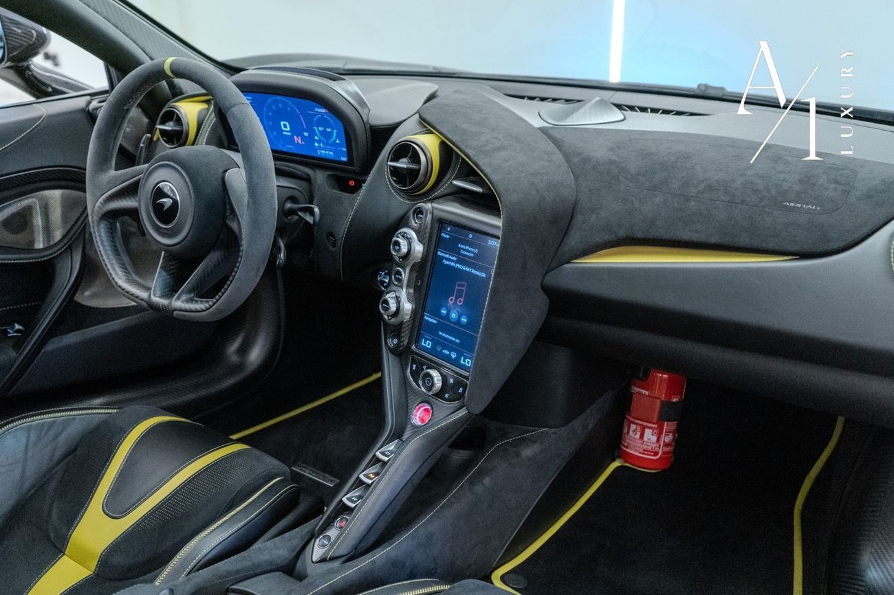 McLaren 720S 2019 Mclaren 720s MSO, Full Service History, Carbon Fibre Package, Excellent Condition, GCC Spec