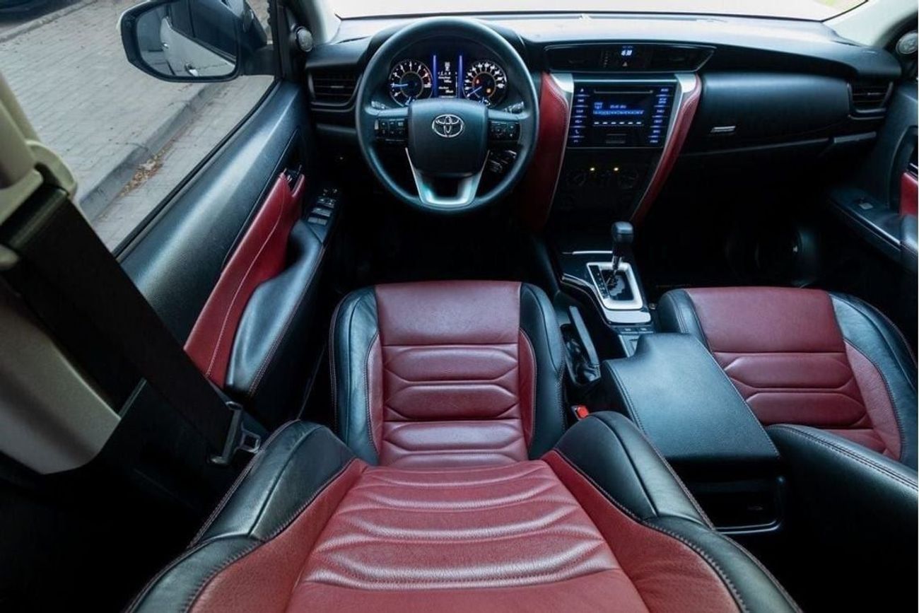 تويوتا فورتونر Toyota Fortuner TRD Sportivo 2018 GCC (LOW MILEAGE) under Warranty with Flexible Down-Payment.