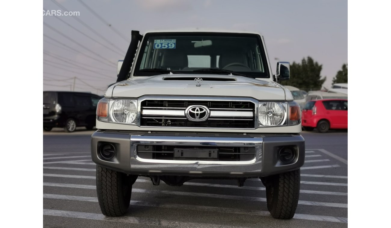 Toyota Land Cruiser Hard Top 4.5L, 16' Tyre, Central Door Lock System, Power Window, Power Mirror, 4WD Gear Box, CODE-LCWH20