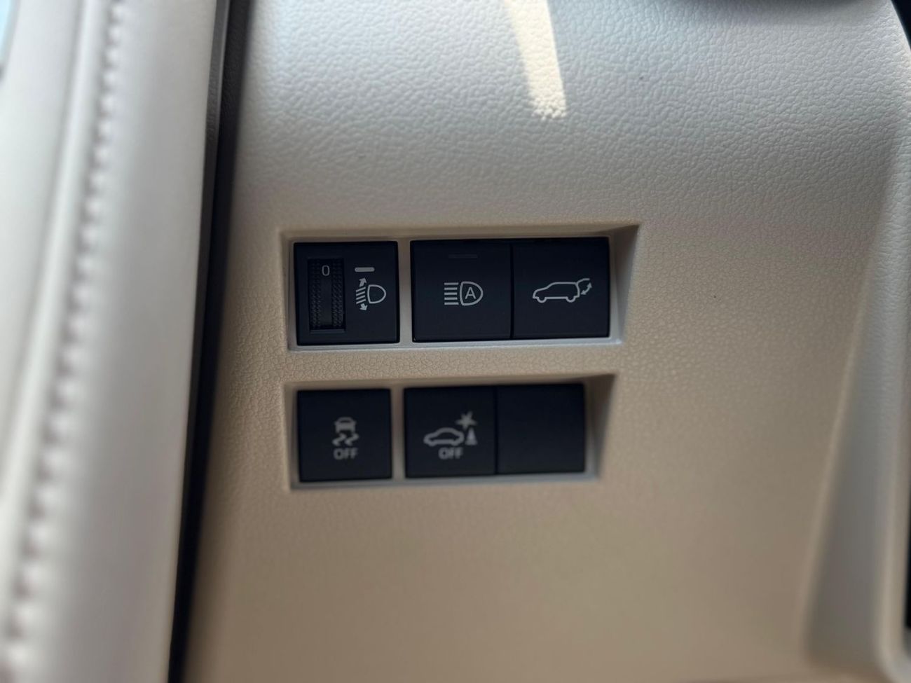 تويوتا لاند كروزر تويوتا لاندكروزر GXR 2025 | V6 توين تيربو | فل أوبشن | زيرو | خليجي