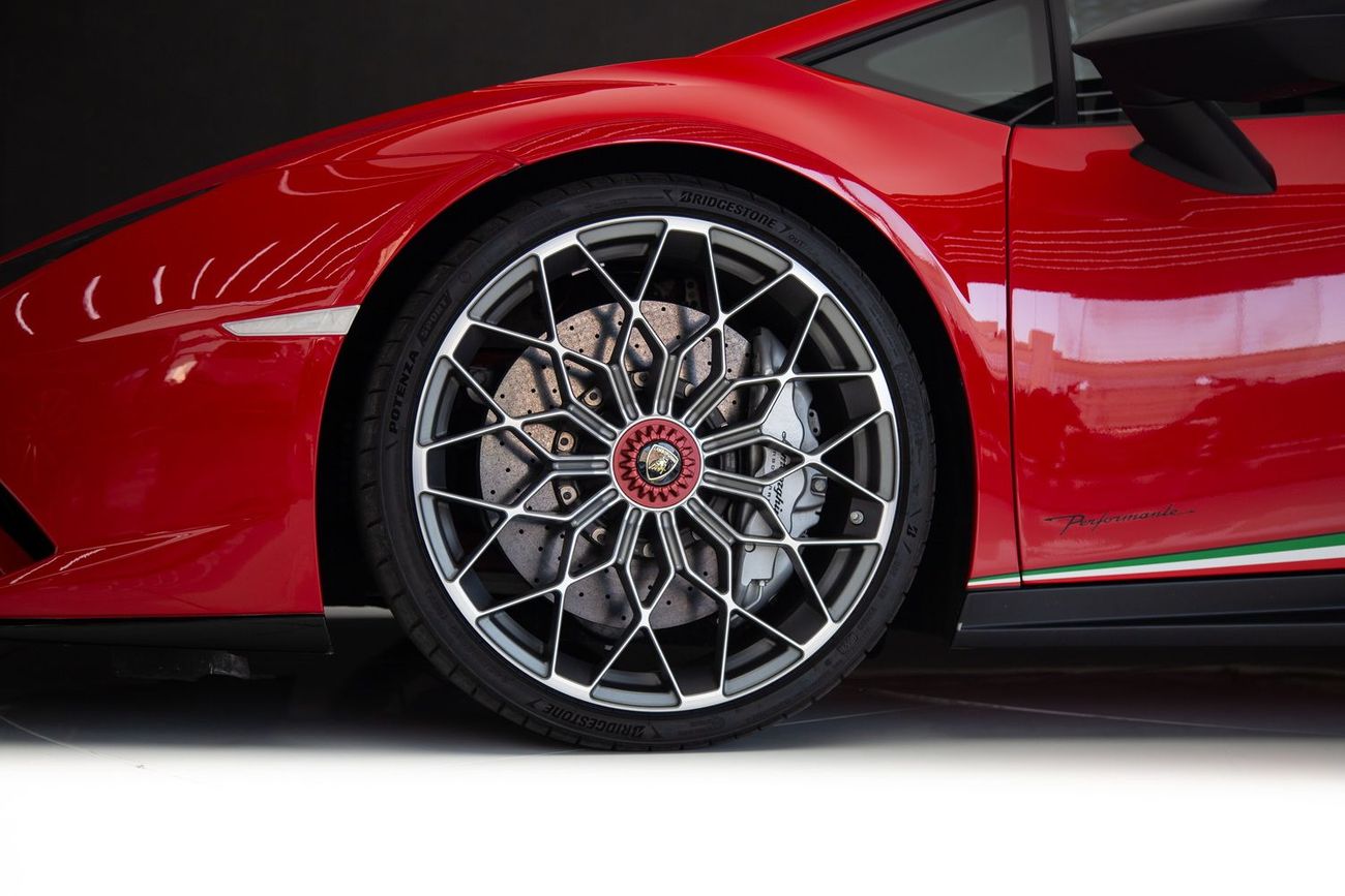 لامبورغيني هوراكان PERFORMANTE