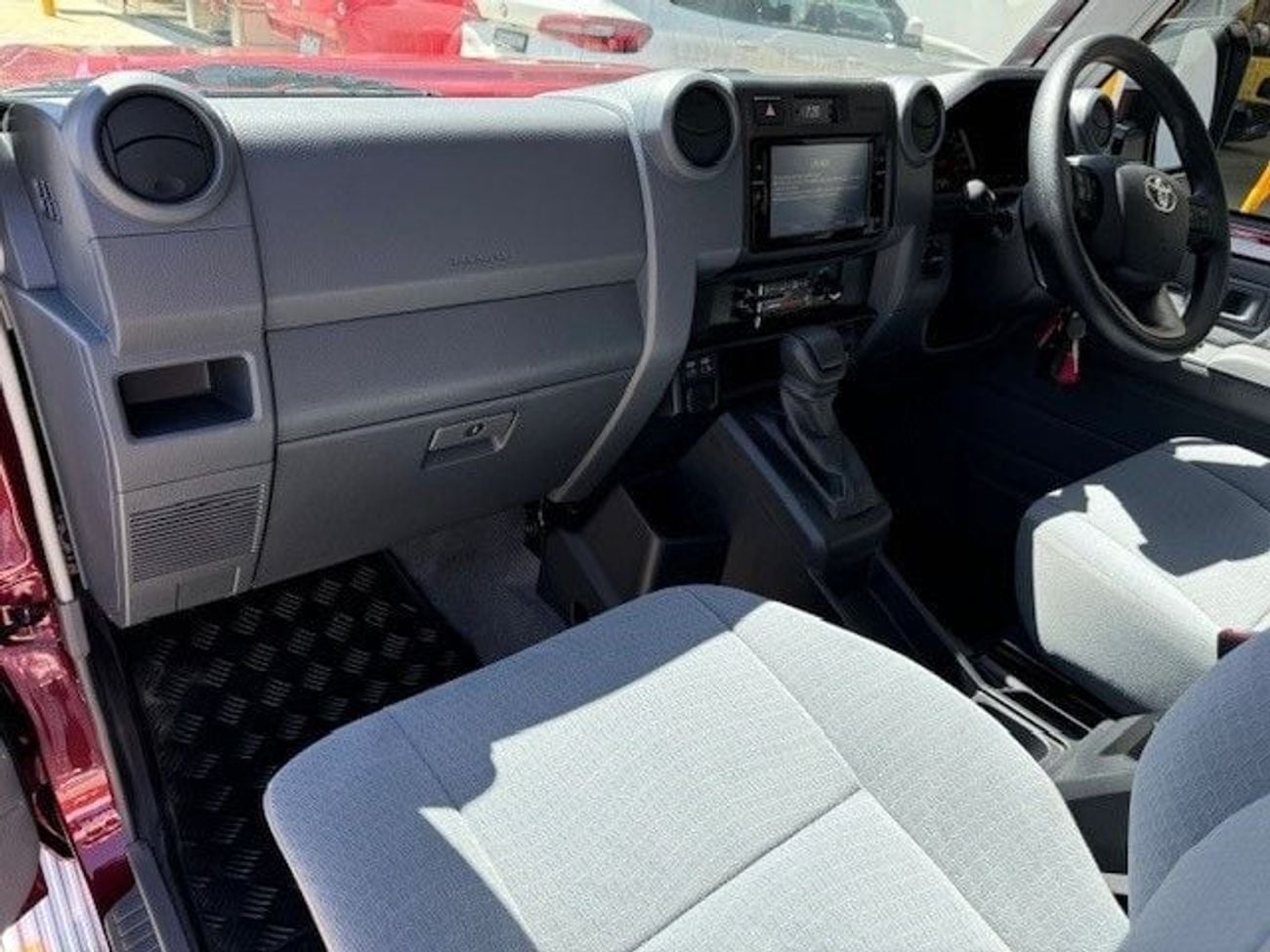 تويوتا لاند كروزر 70 AUTO DIESEL 2.8