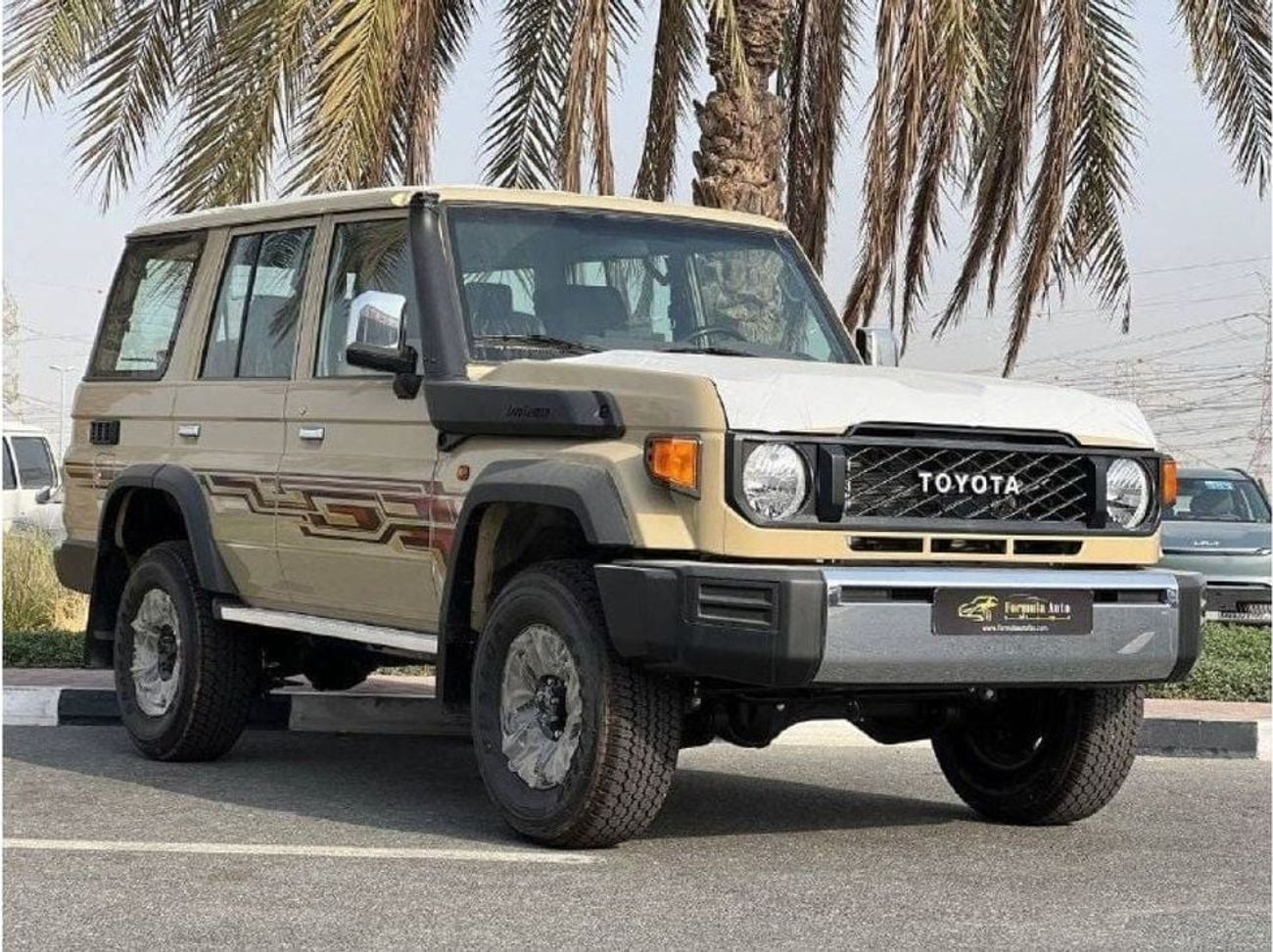 تويوتا لاند كروزر 70 LC76 4.0L PTR M/T // 2024 // HIGH OPTION WITH DVD & BACK CAMERA , POWER WINDOWS , COOL BOX // SPECIA