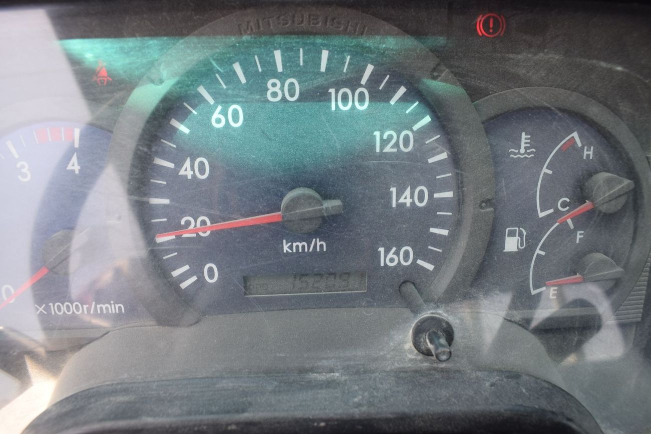 Mitsubishi Fuso Canter Mitsubishi Canter Pick up, model:2015. Free of accident with low mileage