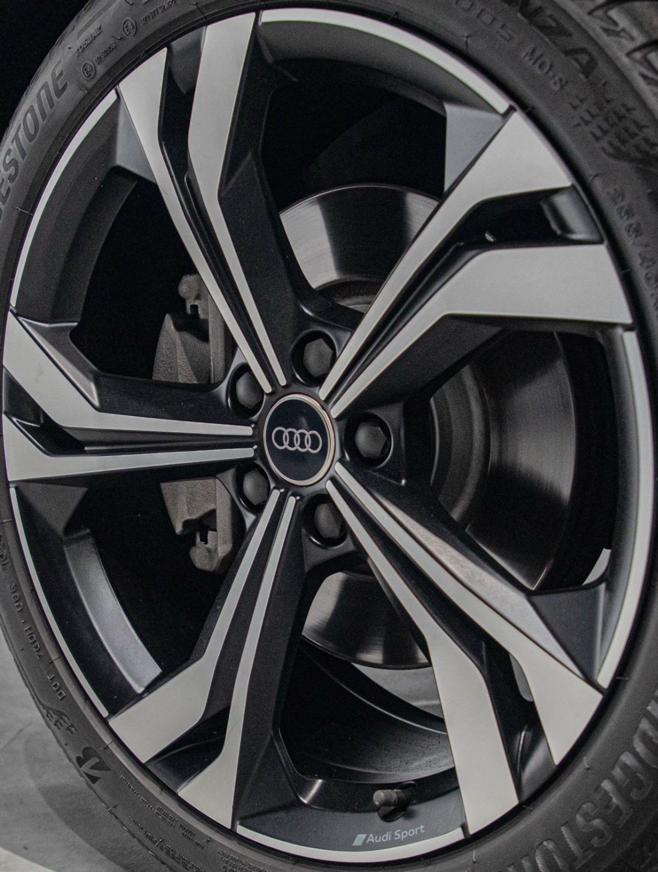 أودي Q3 Sportback 40 TFSI S Line 2.0L 4WD