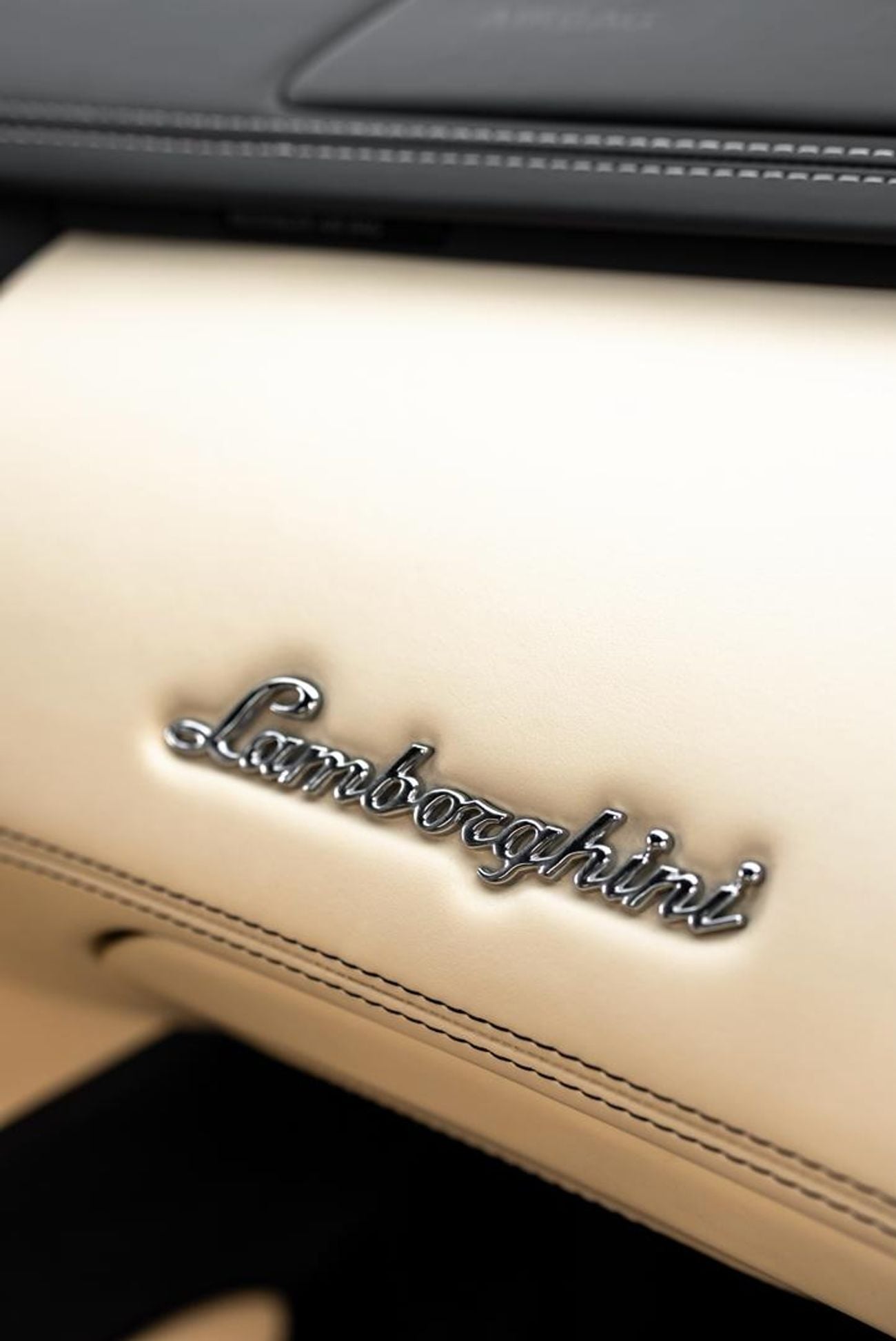 Lamborghini Aventador Roadster GCC Full Service history