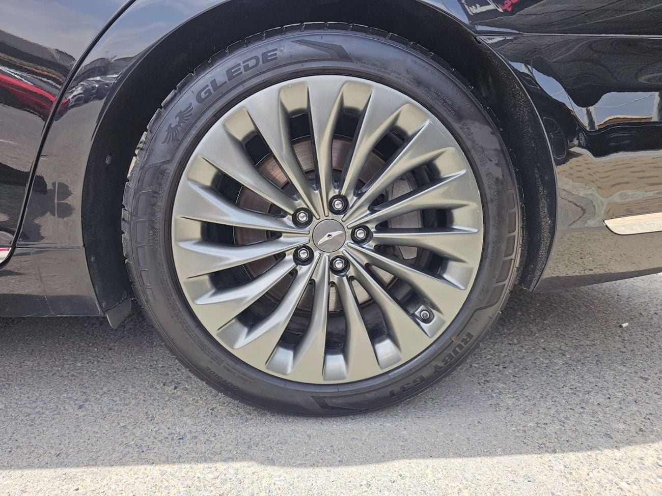 جينيسس G90 Royal 5.0L (407 HP) AWD