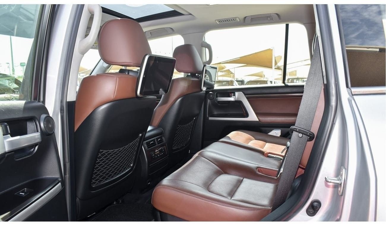 Toyota Land Cruiser VXR V8