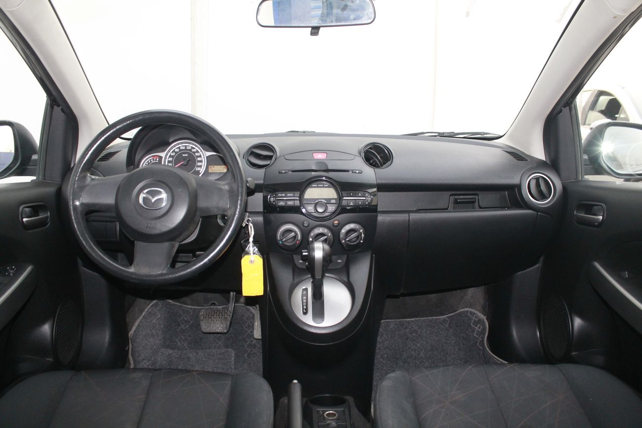 Mazda 2 1.5L 2015 MODEL WITH WARRANTY