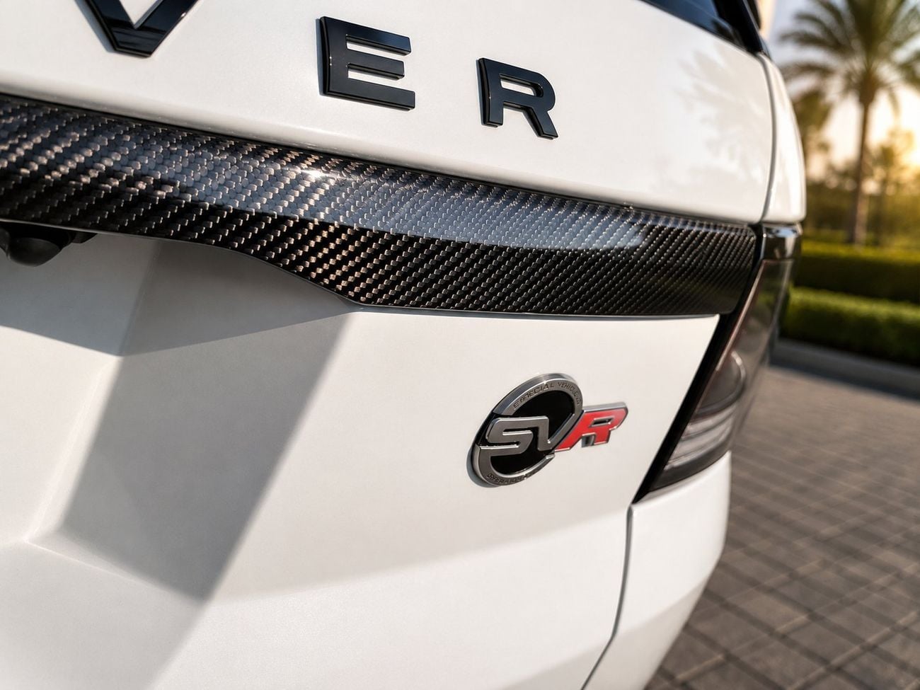 Land Rover Range Rover Sport SVR 5.0L (575 HP) AWD