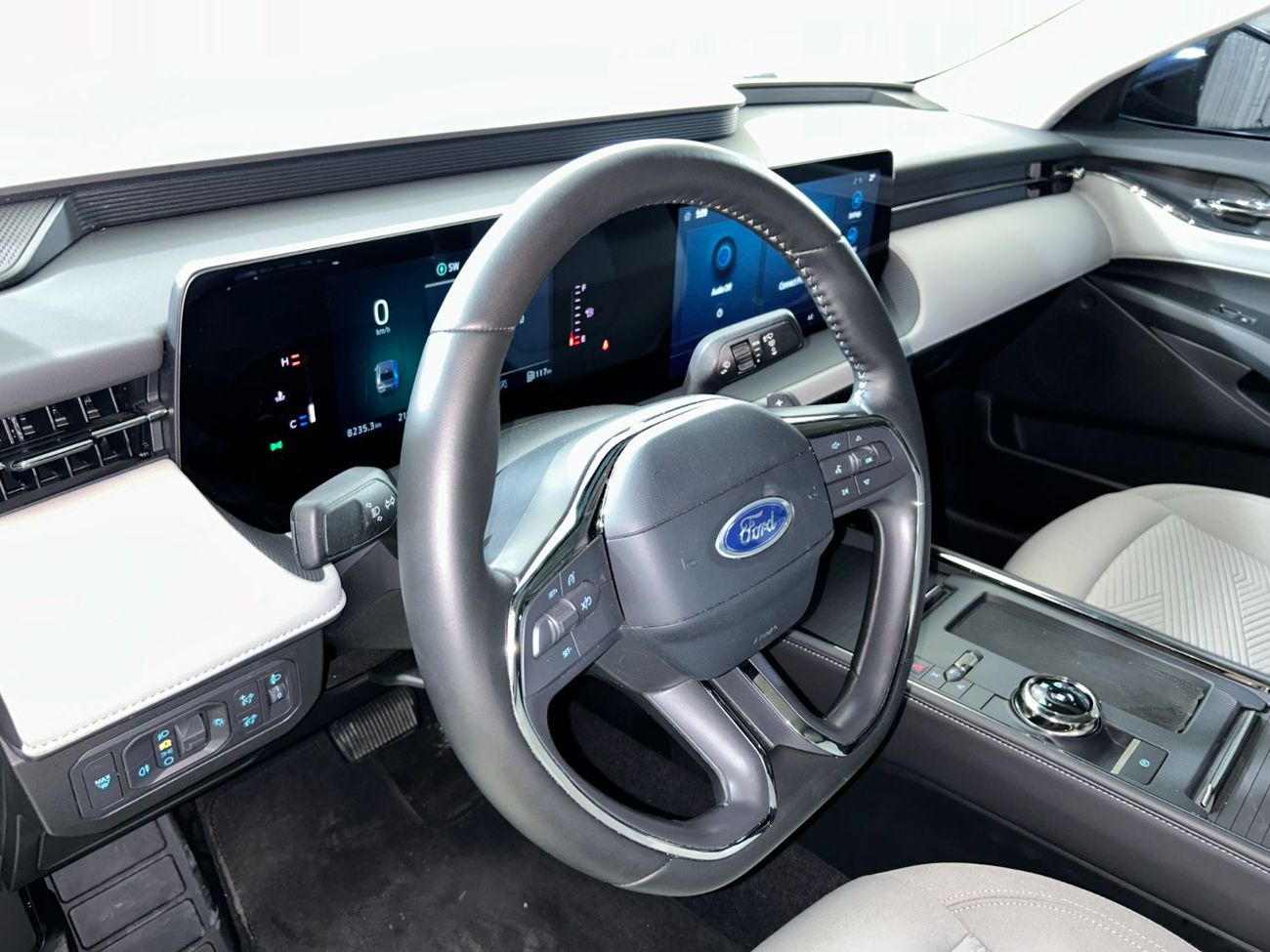 Ford Taurus AMBIENTE TPC1224N / AL TAYER MOTORS AL QOUZ SHOWROOM