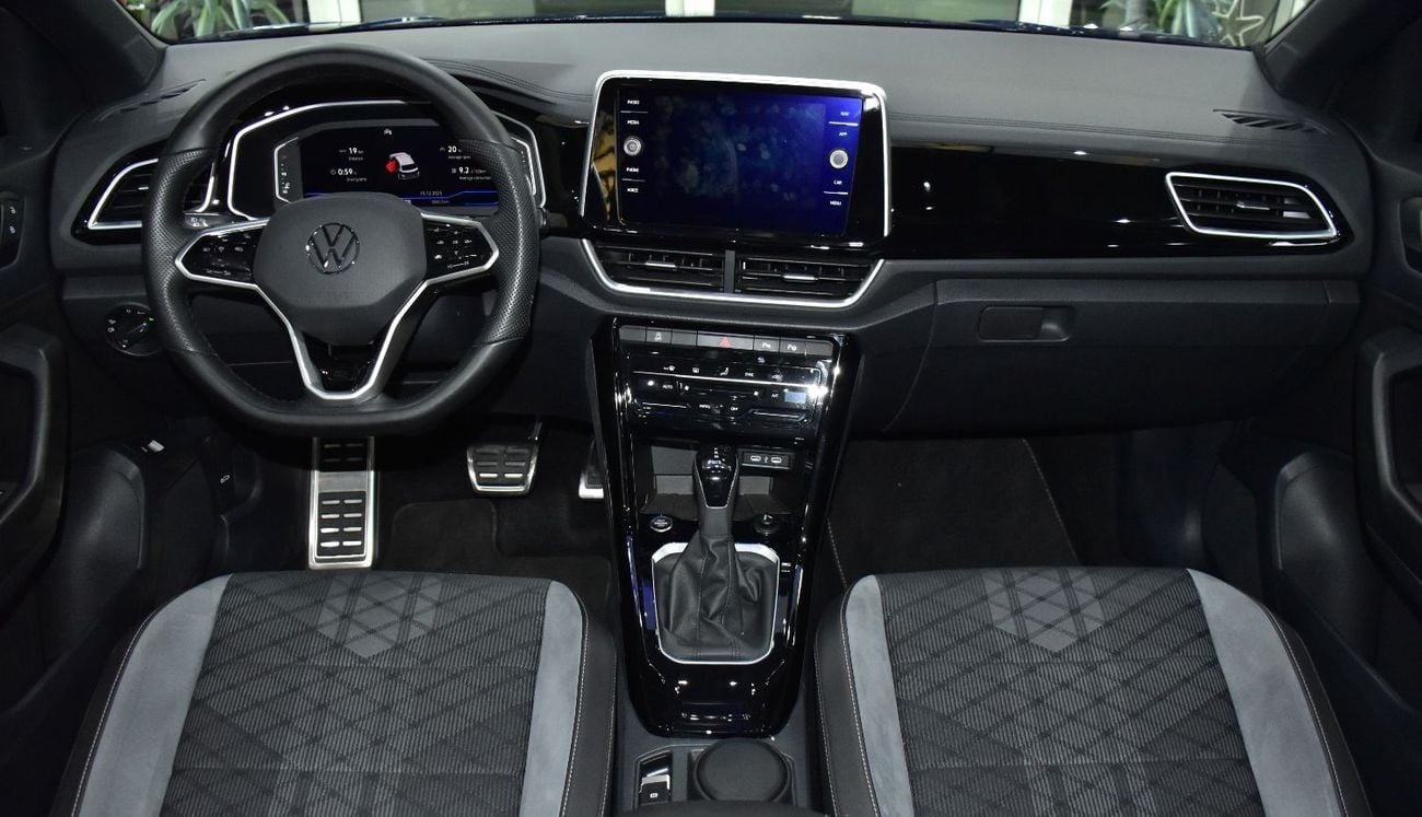 فولكس واجن T ROC EXCELLENT DEAL for our Volkswagen T-ROC R-Line ( 2023 Model ) in Blue Color GCC Specs