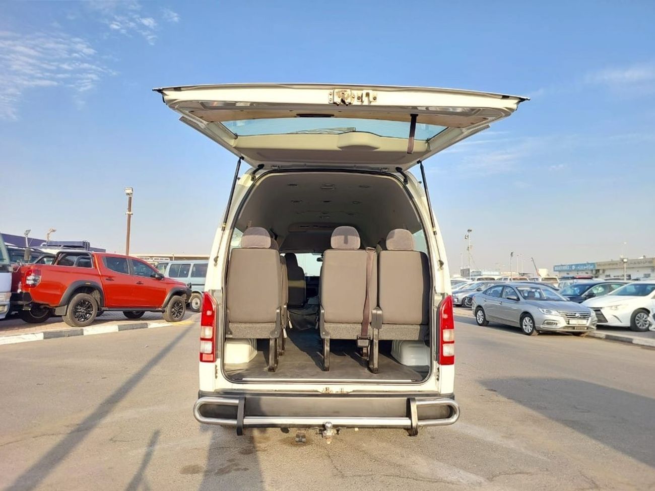 تويوتا هاياس TOYOTA HIACE COMMUTER VAN RHD 2019 MODEL 3.0 L DIESEL AUTOMATIC(PM39520)