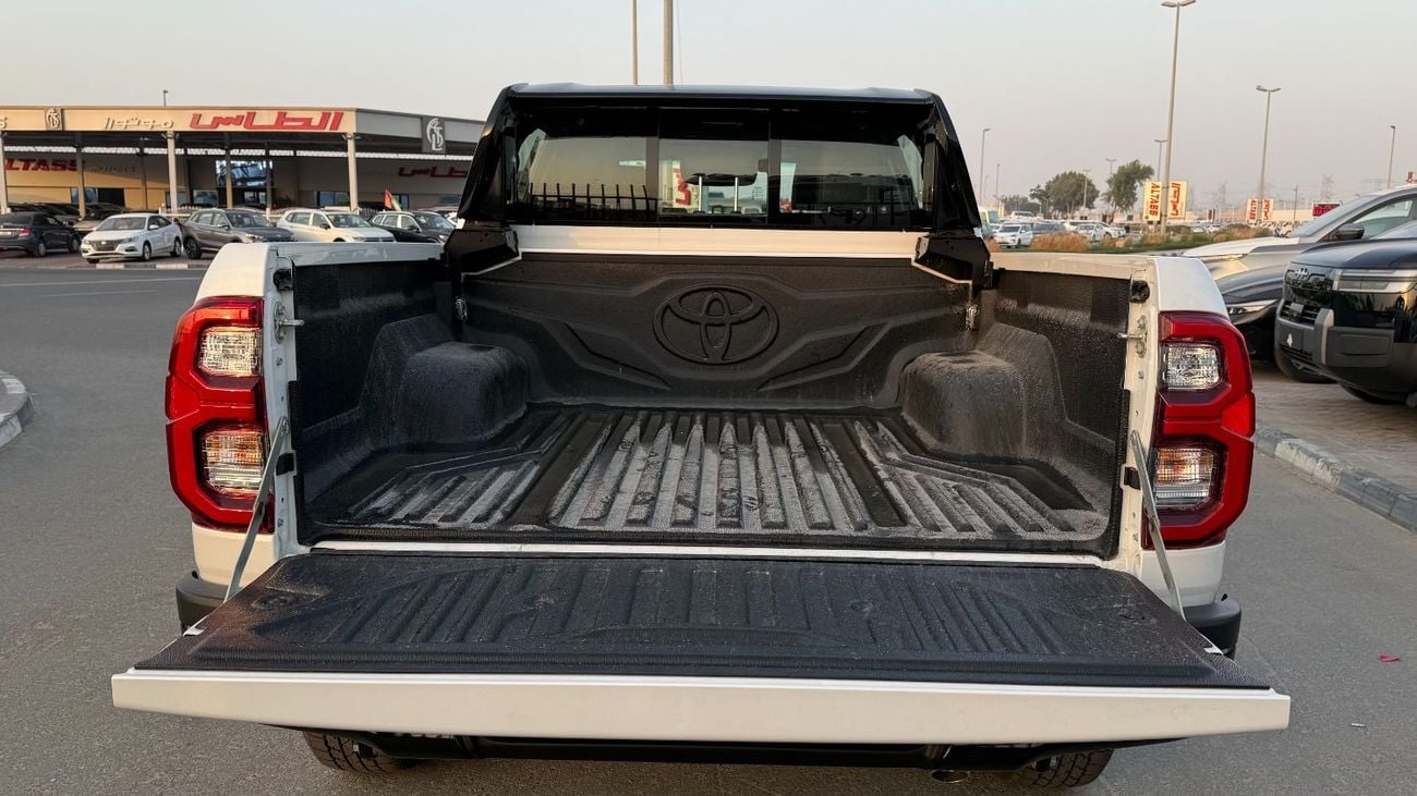 تويوتا هيلوكس GR Sport 4.0L