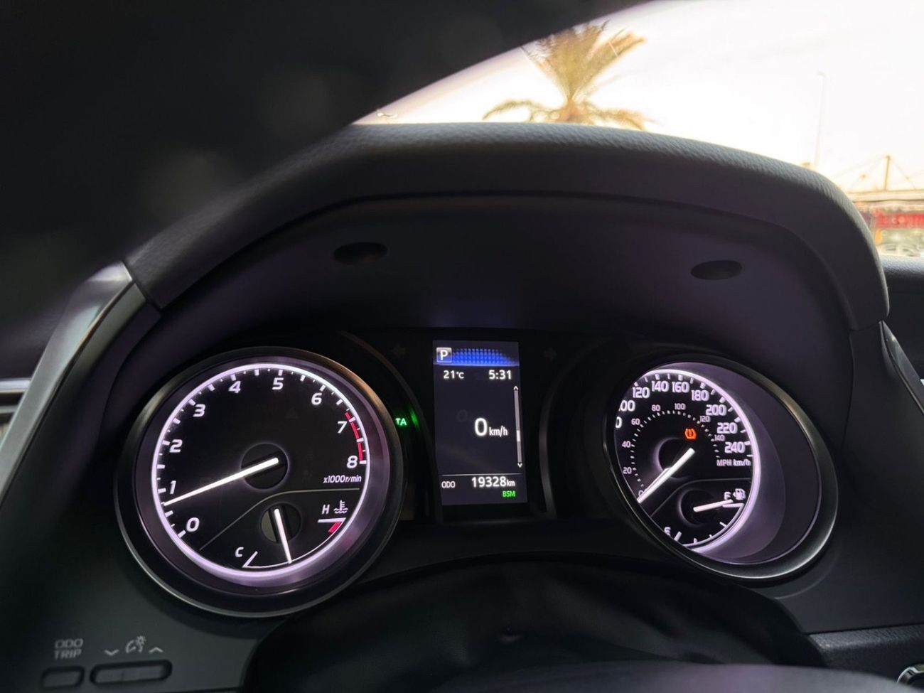 Toyota Camry GLE Hybrid 2.5L