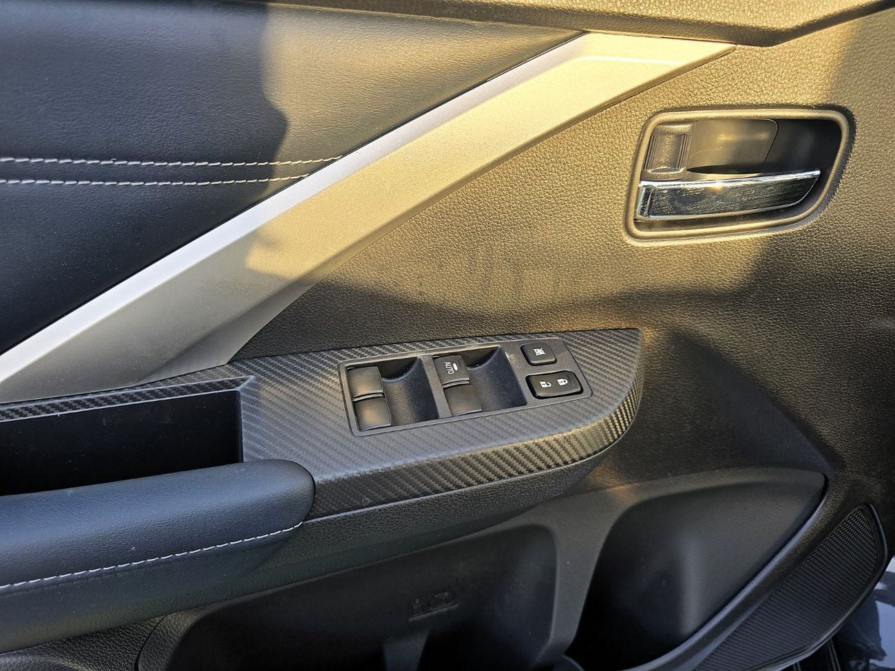 Mitsubishi Xpander Cross Mitsubishi Xpander Cross P1 line 1.5L SUV FWD Gcc Dark Grey 2025 Model