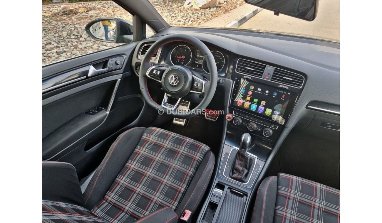Volkswagen Golf GTI GTI 2L-V4-GCC-Excellent Condition - warranty