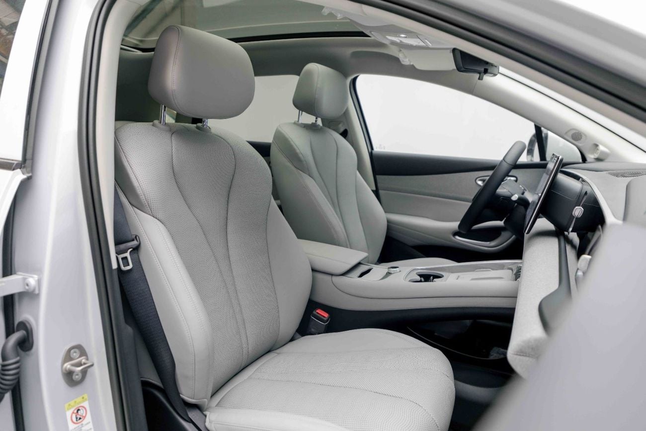 BYD Sealion 05 Intelligent Navigation - Sea White Inside White | Export Only